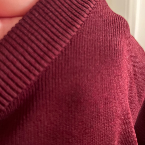 TIER RUFFLE Burgundy Merlot Tiered Ruffle sleeve Heavy structured Top Size L - Picture 5 of 7